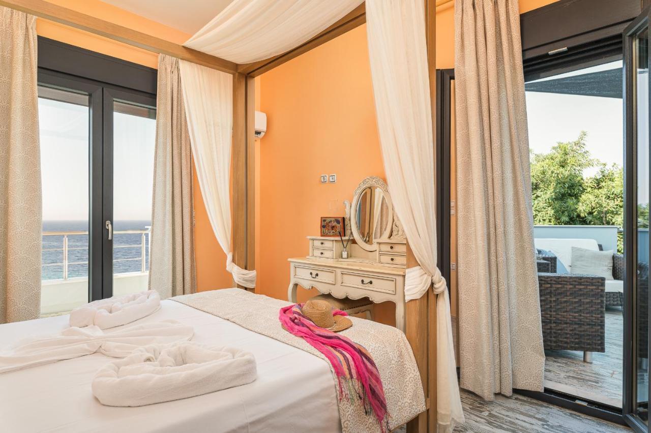 Tania Samos Villa *